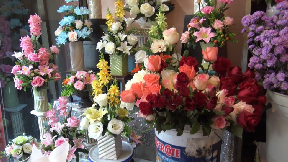 สีสันวาเลนไทน์!!! ร้านดอกไม้เริ่มคึกคักต้อนรับเทศกาลวันแห่งความรัก (ชมคลิป)