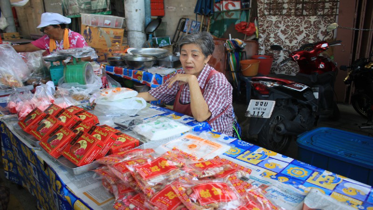วันจ่ายเทศกาลตรุษจีน นราธิวาสเงียบเหงา ทั้งของเซ่นไหว้และผลไม้