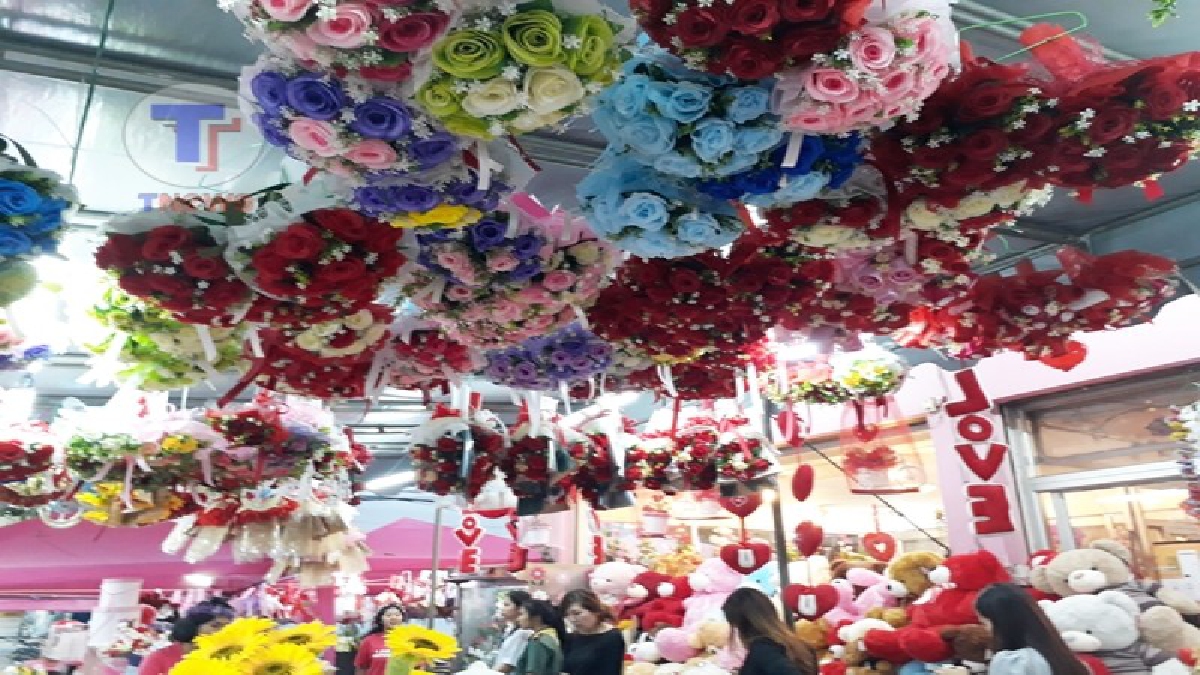 ระยอง !! วันจ่ายตรุษจีน ตรงกับวันวาเลนไทน์ ชาวไทยเชื้อสายจีนแห่ซื้อของไหว้เจ้าและบรรพบุรุษในเทศกาลตรุษจีนกันอย่างคึกคัก (มีคลิป)