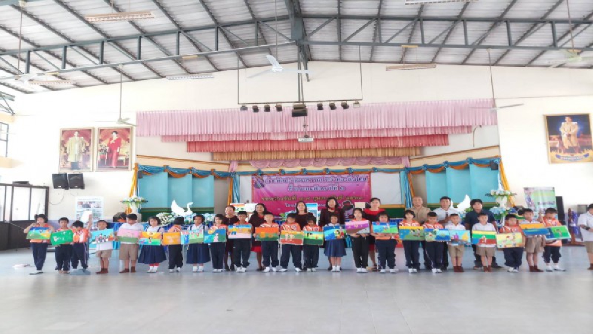 “ครูแดง บ้านศิลป์ไทย” - “ครูเบิ้ม เติมศิลป์” นำศิลปะ สอดแทรกคุณธรรม จริยธรรม ให้กับนักเรียนโรงเรียนบ้านหมากแข้ง จ.อุดรธานี (ชมคลิป)