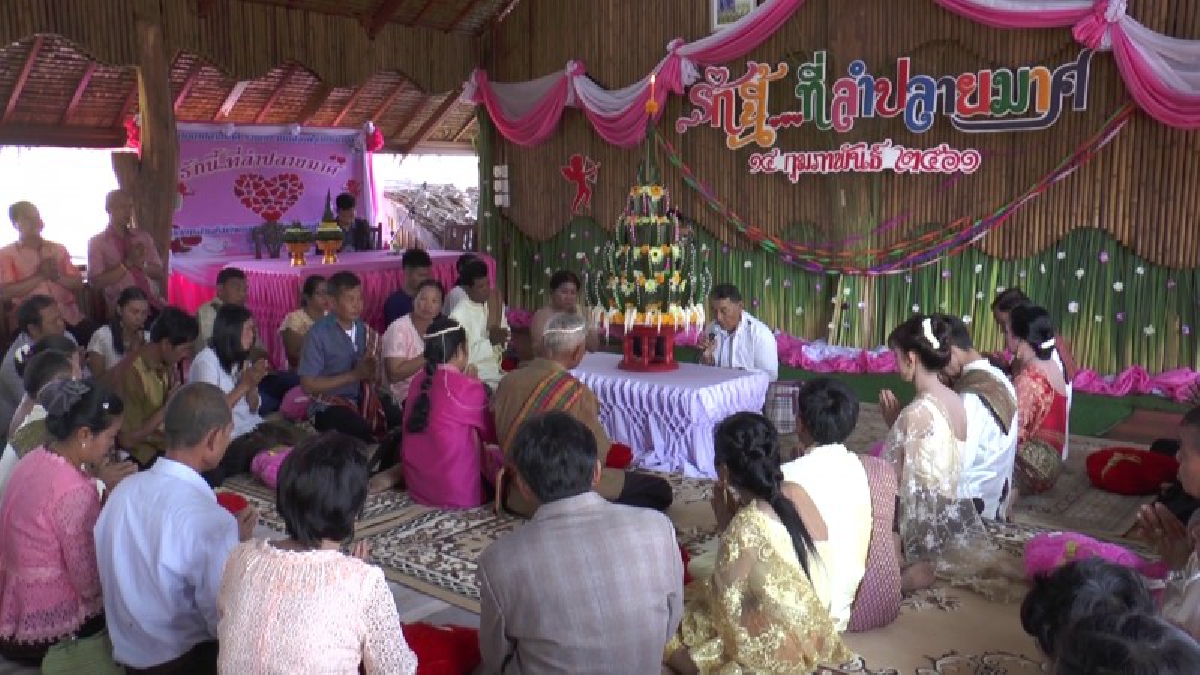บุรีรัมย์ ฮือฮาสาวพิการจดทะเบียนรอบสองเจ้าบ่าวยืนยันรักจริง