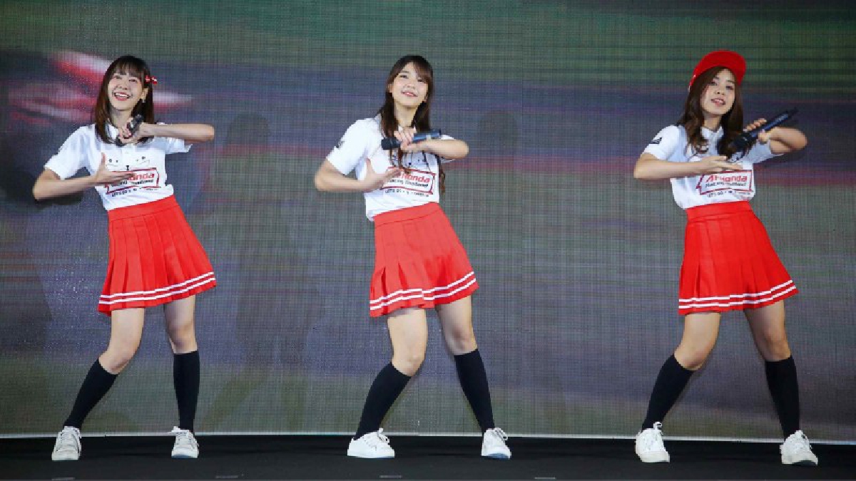 หนุ่มใจละลาย  บีเอ็นเค 48 เกาะขอบสนามเชียร์ทีมฮอนด้า  หนุน &ldquo;ชิพ-นครินทร์&rdquo; ลุย &ldquo;โมโตทรี&rdquo;