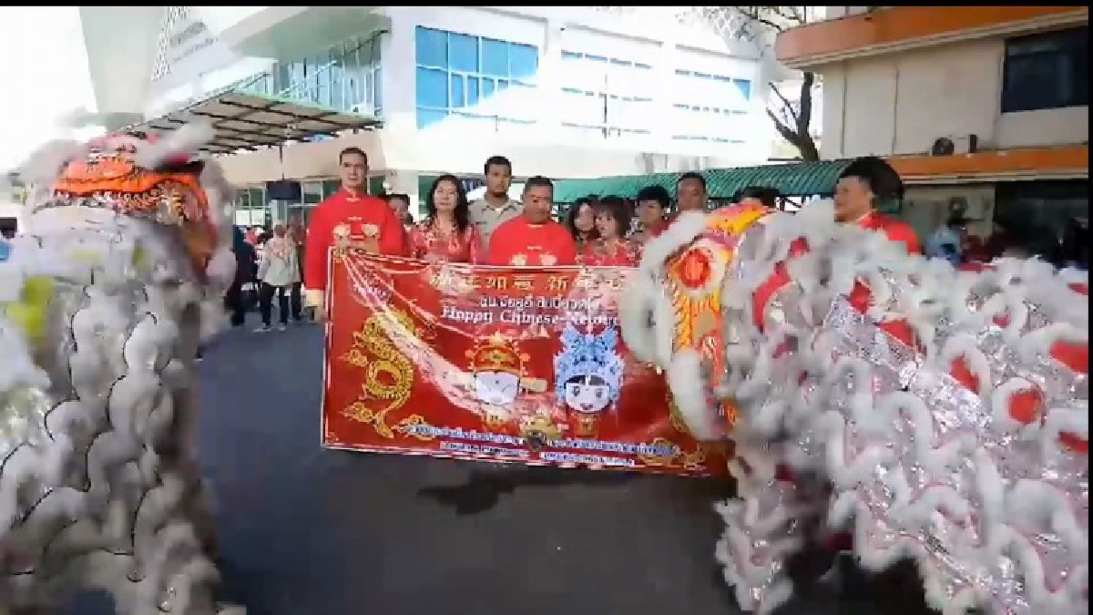 ตรุษจีนคึกคักนักท่องเที่ยวทะลักด่านพรมแดนสะเดาจัดเชิดสิงห์โตต้อนรับ