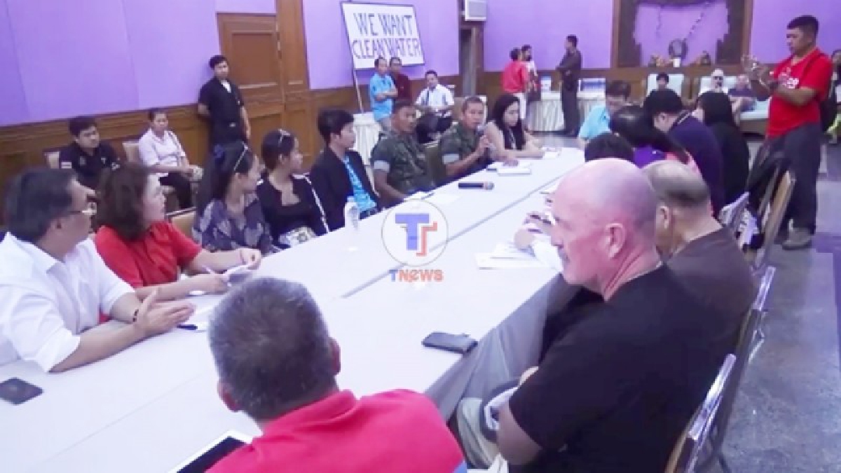 รองผู้ว่าฯ นำทีมตรวจสอบ ระบบประปาโครงการบ้านจัดสรรริมชายทะเลชื่อดัง ไม่ได้มาตรฐาน (ชมคลิป)