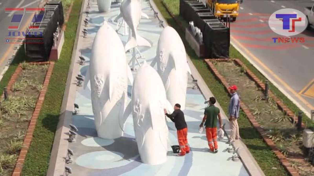 ลบแล้ว..!! เมืองพัทยาจัดส่งเจ้าหน้าที่ ลบสีสเปรย์ฉีดพ่นปลาโลมา อุโมงค์ลอดทางแยกพัทยากลาง หลังวัยรุ่นมือบอนแอบพ่นข้อความ (ชมคลิป)