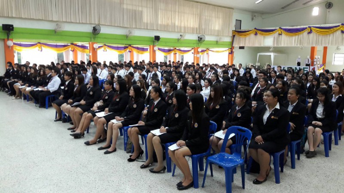 จบแล้วต้องมีงานทำ!!!สถาบันการอาชีวศึกษาภาคตะวันออกเฉียงเหนือ 1 จัดโครงการปัจฉิมนิเทศผู้สำเร็จการศึกษาและปฐมนิเทศนักศึกษาฝึกอาชีพในสถานประกอบ