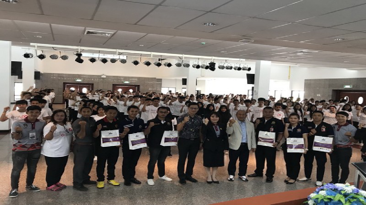 สโมสรนักศึกษาคณะเทคโนโลยีอุตสาหกรรม มรภ.นครศรีธรรมราช พัฒนานนักศึกษาปี 1 ปรับตัวใช้ชีวิตใหม่ในรั้วมหาวิทยาลัย ห่างไกลจากยาเสพติด
