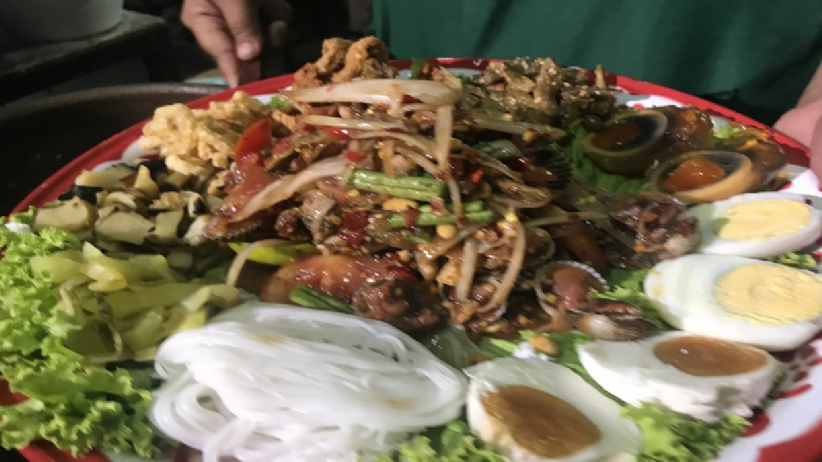 แซ่บอีหลีเด้อ!! "อีสานแซ่บเวอร์" พี่ไม่ตามกระแส อร่อยแน่ๆ หนึ่งเดียวในเมืองสุรินทร์ ร้านอาหารขวัญใจคนไทบ้าน อีสานอินดี้ (ชมคลิป)