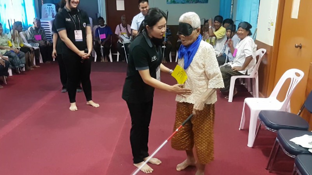 โคราช..จัดโครงการฟื้นฟูสมรรถภาพทางการมองเห็น ด้วยการทำความคุ้นเคยกับสภาพแวดล้อมและการเคลื่อนไหว (ชมคลิป)