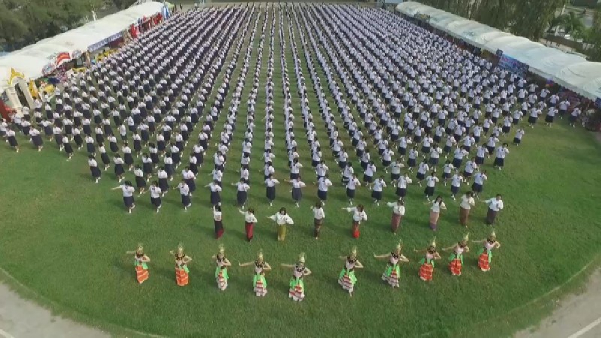 ระบำโบราณคดี..!! ระบำสุโขทัยที่มีนักแสดงมากที่สุดในประเทศ..!!