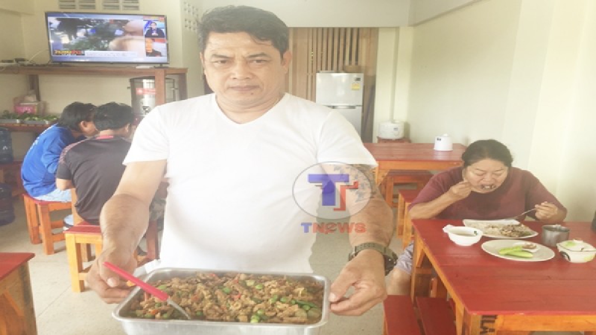 ร้านข้าวแกง รดชาติต้นตำรับ !! แกงระยอง เข้มข้นจากสมุนไพรในเครื่องแกงที่ปรุงเองใหม่ๆราคาถูกแถมฟรีผักสด น้ำพริก ซุปกระดูกหมู กาแฟ โอวัลติน