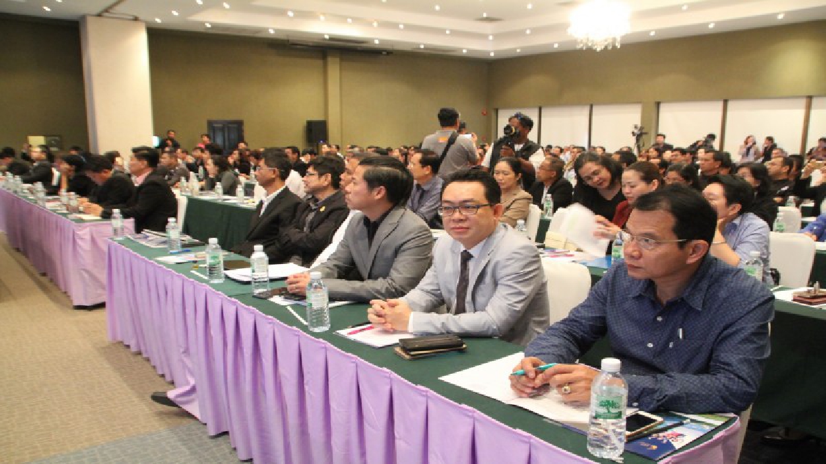 สำนักงานเพื่อการพัฒนาระเบียงเศรษฐกิจพิเศษภาคตะวันออก EEC จัดเวทีฟังความเห็นชาวชลบุรี เสริมความแข็งแกร่งการท่องเที่ยวภาคตะวันออก (มีคลิป)