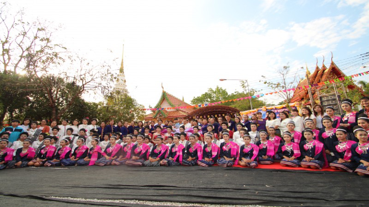 เปิดงานบุญนมัสการพระธาตุมหาชัย วัดเกจิดัง หนุนทำบุญวันมาฆบูชา ทำบุญครบรอบ 15 ปี หลวงปู่คำพันธ์ละสังขาร พร้อมรำลึกในหลวงเคยเสด็จ