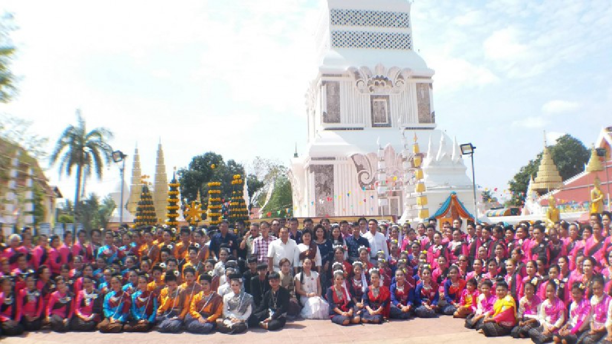 ชาวท่าอุเทนจังหวัดนครพนม สืบสานประเพณีนมัสการองค์พระธาตุท่าอุเทน (มีคลิป)