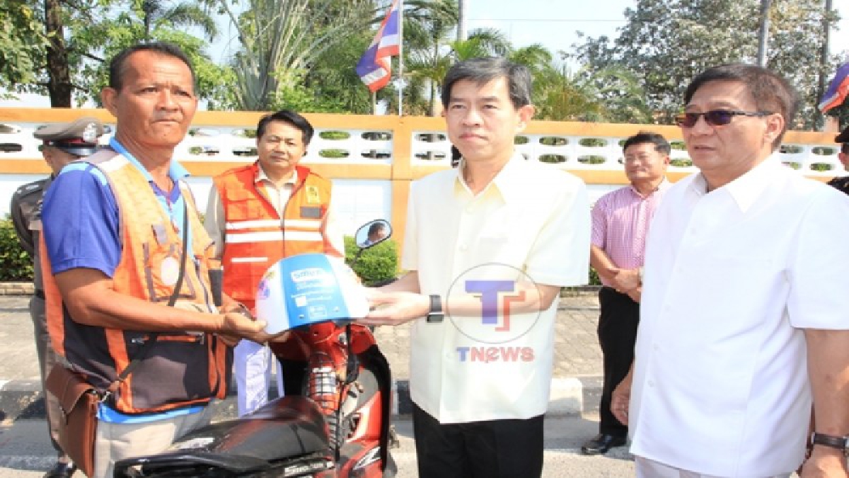 ผู้ว่าฯ ระยอง ลุยจับ-ปรับเองผู้ขับขี่รถไม่ปฏิบัติตามกฎจราจร โดยประกาศดีเดย์ จับ-ปรับจริงพร้อมกันทุกพื้นที่