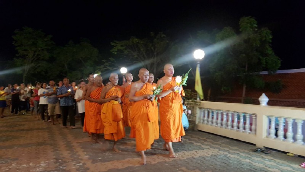 วัดเถรพลายร่วมกับพุทธศาสนิกชนเยาวชนเวียนเทียนวันมาฆบูชา
