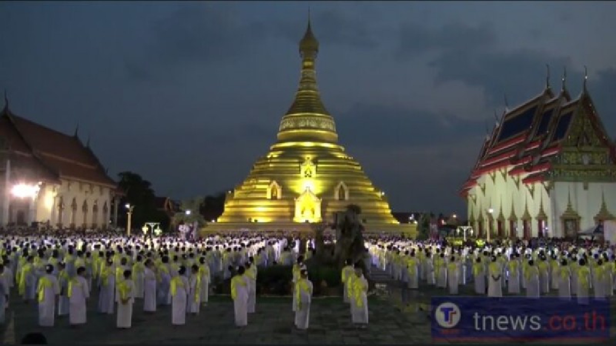 ยิ่งใหญ่ตะการตาในพิธีเปิดงานประเพณีนบพระเล่นเพลง ซึ่งปีนี้ตรงกับวันมาฆบูชา พระจันทร์เต็มดวง ประชาชนร่วมรำถวายเป็นพุทธบูชา 3,661 คน
