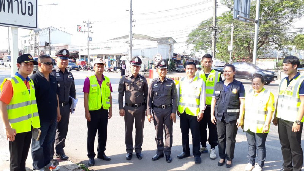ทีมสหวิชาชีพเพื่อรณรงค์ลดอุบัติเหตุจราจรทางถนนแบบมีส่วนร่วมตำรวจภูธรจังหวัดหนองคาย ลงพื้นที่ถนนจุดเสี่ยง เพื่อวิเคราะห์หาสาเหตุ (ชมคลิป)