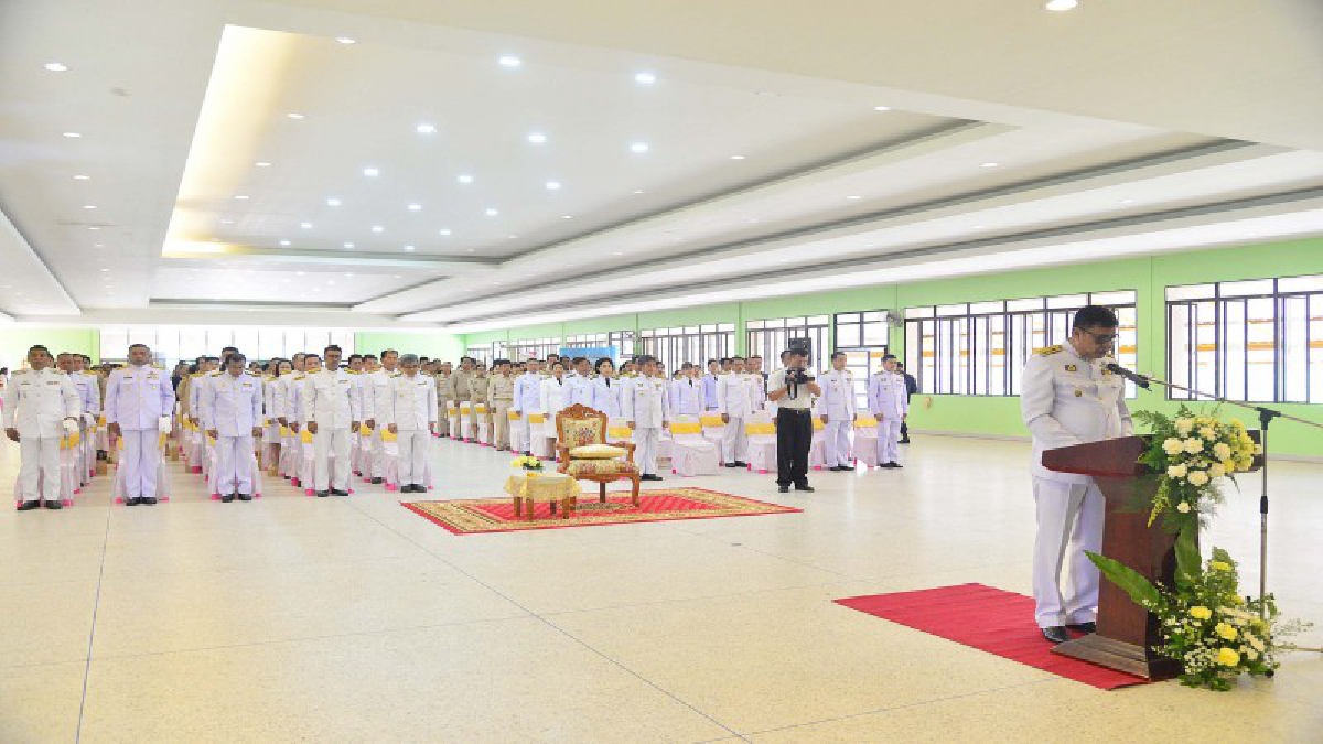 ระนอง..!! ทำพิธีถวายพระราชสักการะ ร.๙ พระบิดาแห่งมาตรฐานการช่างไทย เนื่องในวันมาตรฐานฝีมือแรงงานแห่งชาติ