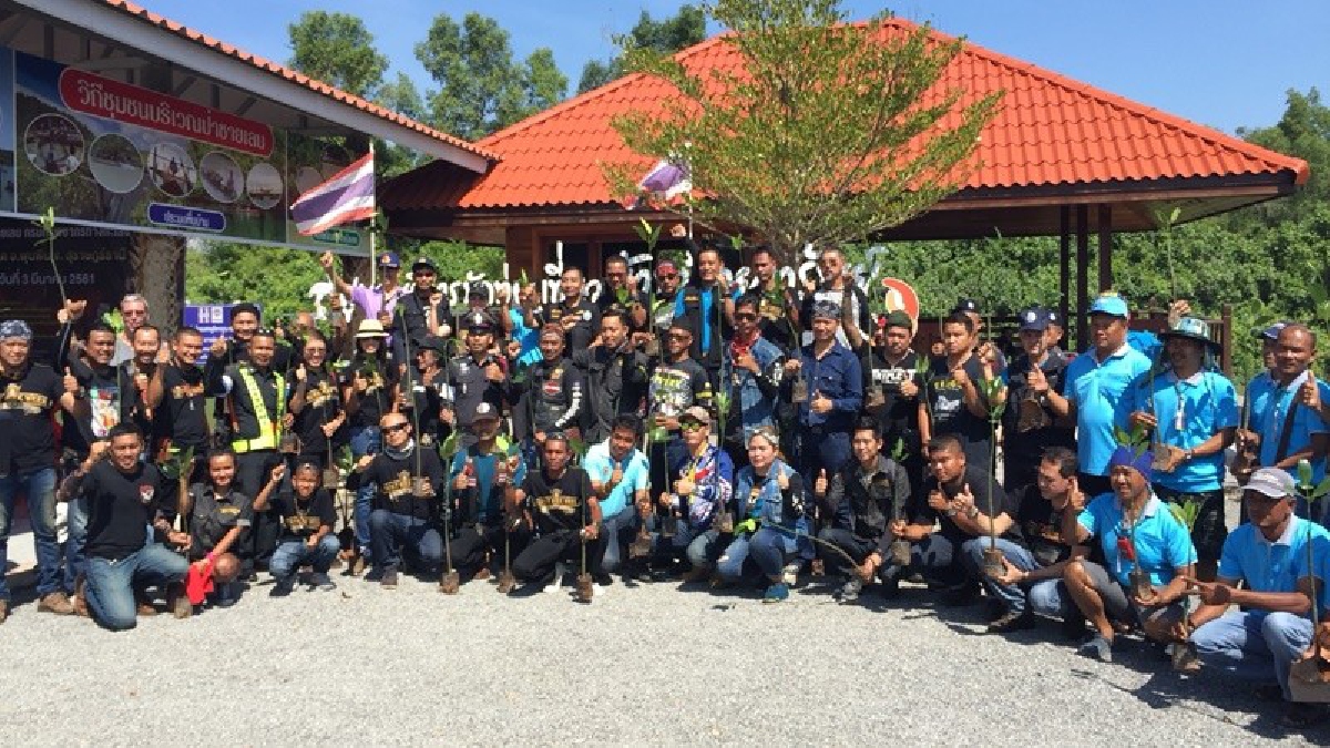 ชาวไบค์เกอร์ กว่า 200 ชีวิต รวมพลังทำความดีคืนความสมบูรณ์ให้ผื่นป่า ปลูกป่าชายเลนบ้านห้วยทรัพย์ให้เป็นปอดของคนสุราษฎร์ฯ (มีคลิป)