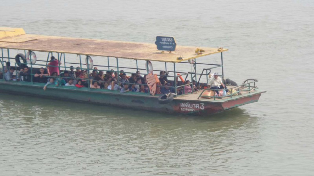 มุกดาหาร!! เรือโดยสารเริ่มได้รับผลกระทบ จากน้ำโขงที่ลดลง ต้องวิ่งไกลกว่าเดิม..!??