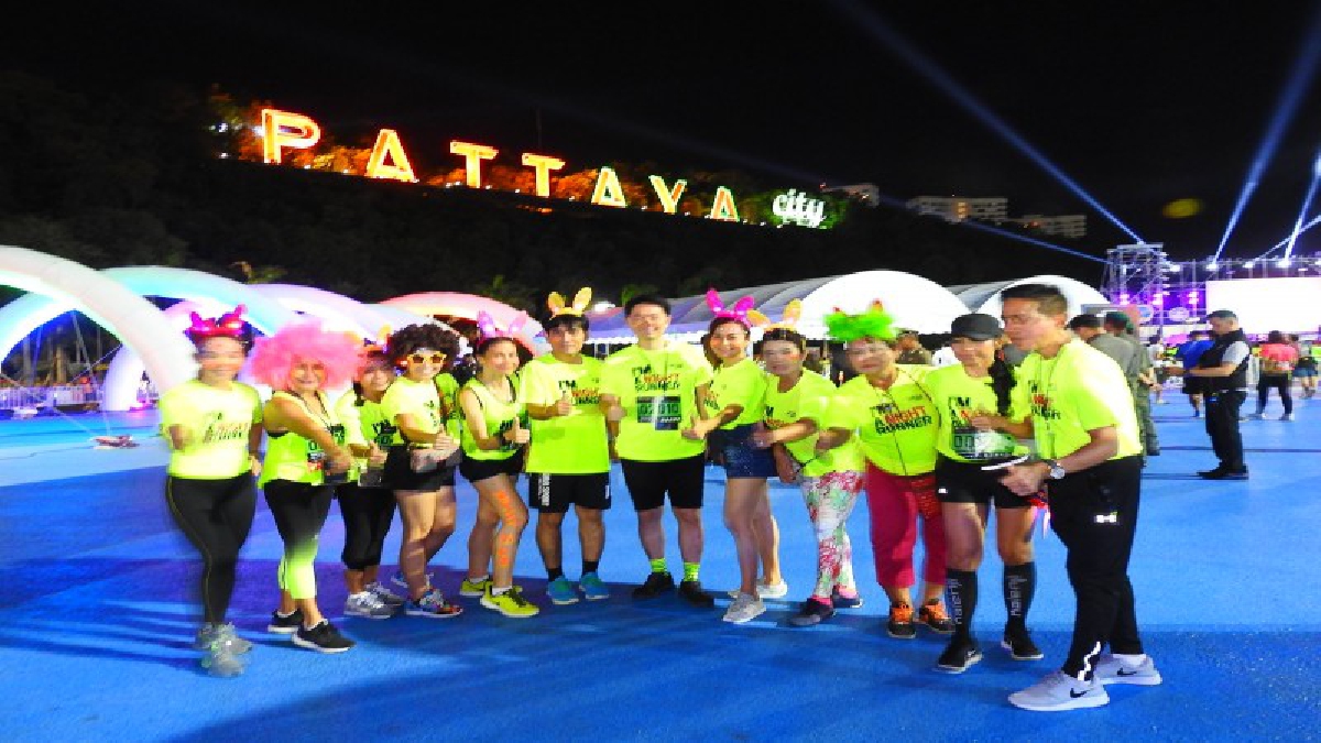 สมาคมนักธุรกิจและการท่องเที่ยวเมืองพัทยาจัดกิจกรรม "การแข่งขันวิ่ง Pattaya Night Run 2018 เพื่อส่งเสริมการท่องเที่ยวเมืองพัทยา(มีคลิป)