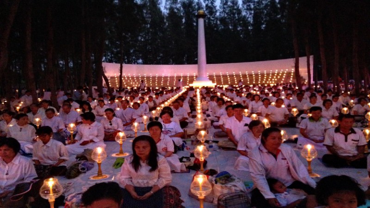 ศิษย์ธรรมกายถวายสังฆทาน 101วัด พร้อมมอบทุนการศึกษาแก่สถานศึกษา 10 แห่ง
