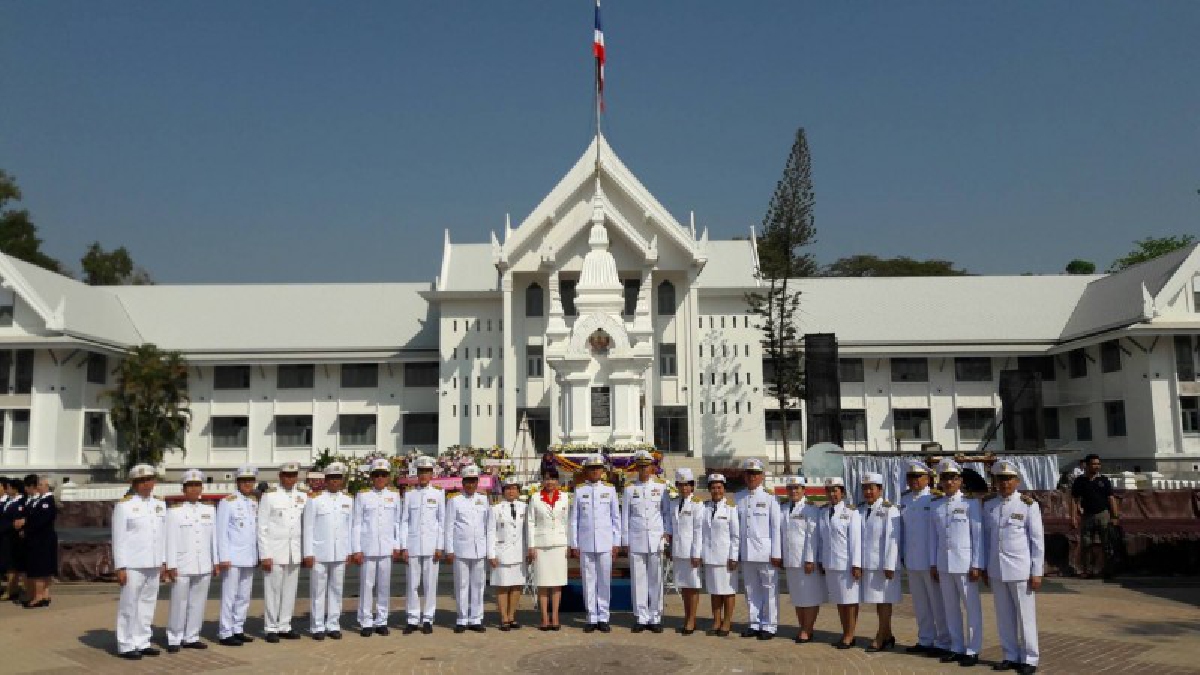 เริ่มแล้ว 191 ปีเมืองหนองคาย...ผู้ว่าราชการจังหวัดหนองคาย นำประชาชนชาวหนองคาย บวงสรวงดวงวิญญาณวีรชนรำลึกวีรกรรมปราบกบฏฮ่อ