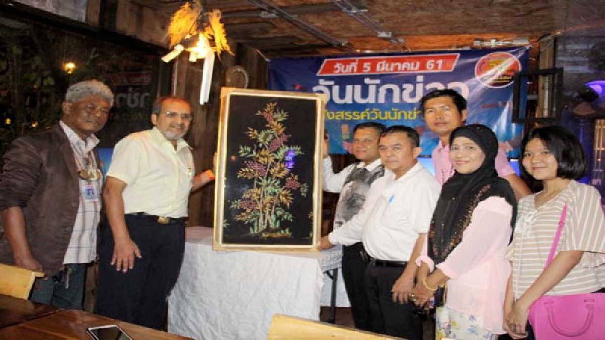 ภารกิจสมาคมสื่อฯเมืองคอน!!! ผู้บริหาร ฯสมาคมสื่อเมืองคอนยืนยันยึดมั่นอุดมการณ์ร่วมพัฒนาบ้านเมือง-เดินหน้าเต็มสูบศูนย์ข่าวนคร 24 ชม.(ชมคลิป)