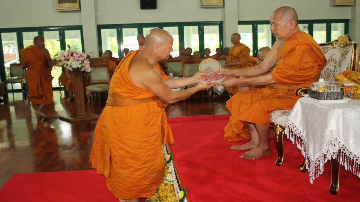 กรุงเก่ามอบโล่ประกาศเกียรติคุณ  &ldquo;ธรรมศึกษา  พัฒนาคน  พัฒนาชาติ&rdquo;   และใบประกาศเกียรติคุณ กับหน่วยงานและสถานศึกษา (มีคลิปวีดีโอ)