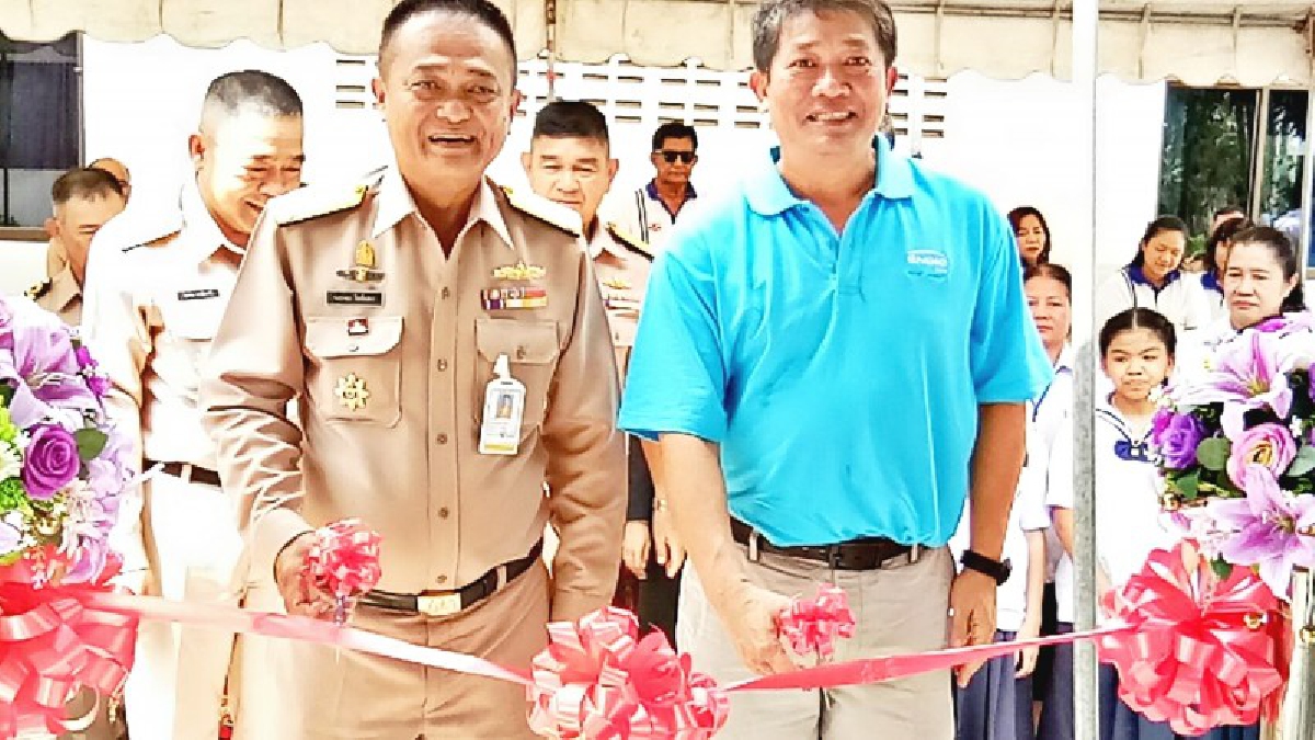 ทัพเรือภาคที่1ร่วมกลุ่มบริษัทโกลว์เปิดห้องเรียนไมโครซอฟท์ส่งเสริมการศึกษา