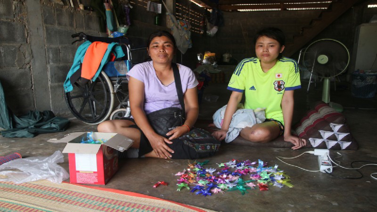 ชีวิตต้องสู้ !! สาววัย 19 สุดลำบาก หลังเสียขาขวาจากอุบัติเหตุ วอนสังคมให้โอกาสสร้างอาชีพ (ชมคลิป)