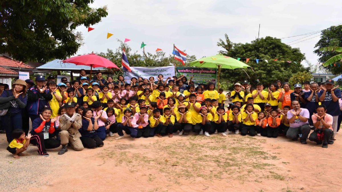 ตำบลสามขารวมพลังกว่า 500 คน ร่วมกิจกรรม "ปั่น ปัน ปัญญา" เพื่อสร้างการเรียนรู้ประเทืองปัญญาสู่ชุมชน (ชมคลิป)
