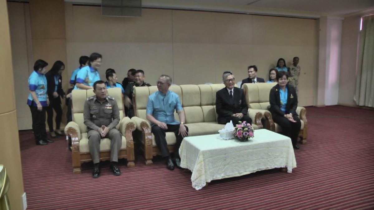 ใครจะช่วยในวันเดือดร้อน ! จัดพัฒนาจิตอาสาสู่อาสาสมัครสภากาชาดไทย ร่วมใจฟื้นฟูผู้ประสบอุทกภัย..!?? (คลิป)