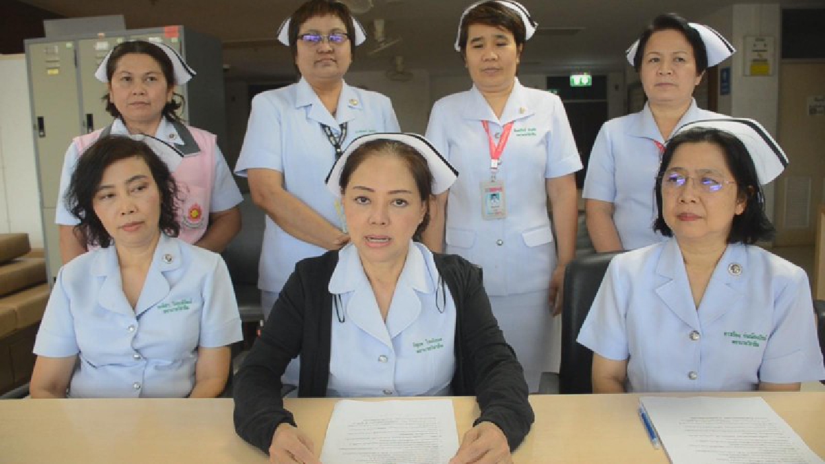 เดินหน้าชน ! นางฟ้าชุดขาว รพ.อุดรฯ ลั่น..ไม่ได้รับการแก้ไขความเป็นธรรม เตรียมเดินหน้าไปพึ่ง "ลุงตู่" (ชมคลิป)
