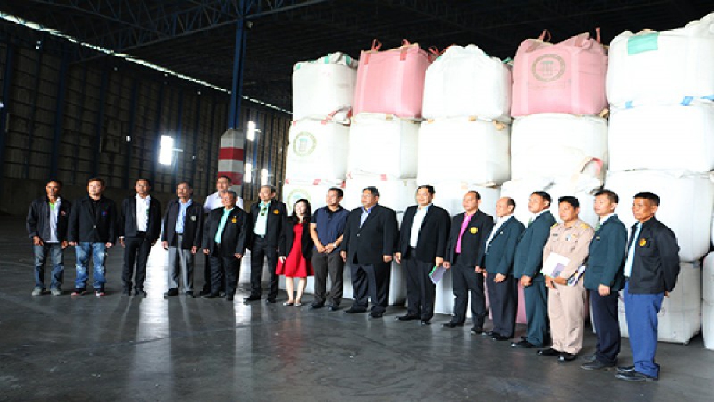 ชาวนาจะอยู่ไหวหรือ..!! ราคาข้าวเปลือก ตันละ 6,200 บาท ธกส.จับมือสหกรณ์ รวบรวมข้าวชะลอการขายโรงสี ชี้ช่องอีก 2 เดือน ราคาขยับขึ้นแน่!?