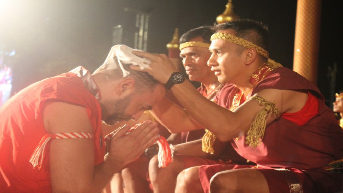 นักมวยไทย-เทศจากทั่วสารทิศ 57 ประเทศ ร่วมพิธีไหว้ครูมวยไทยโลก นายขนมต้ม ครั้งที่ 14 กรุงเก่า (มีคลิป)