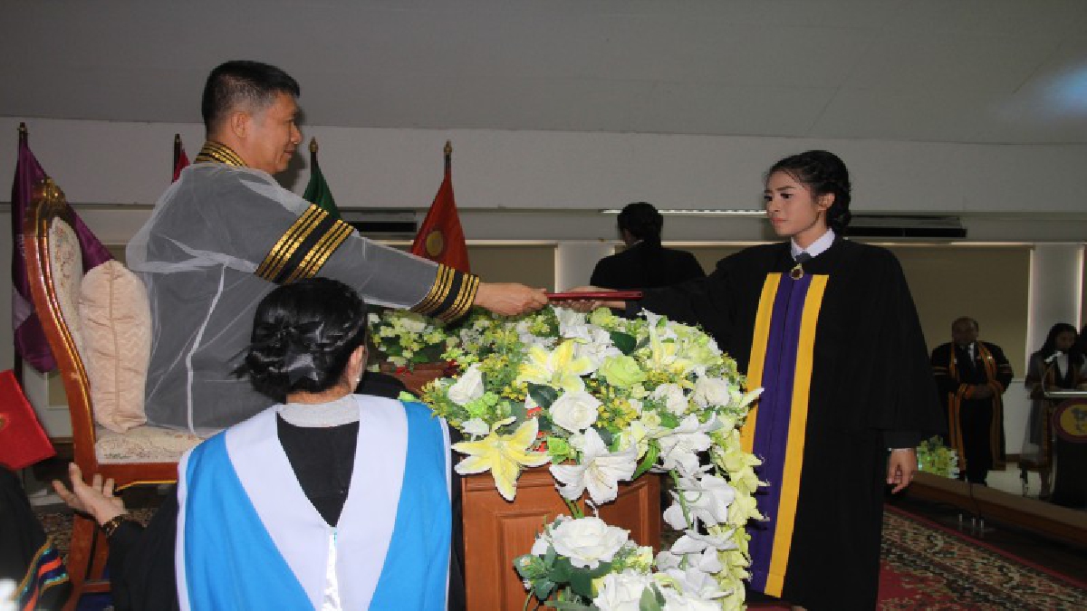 จบแล้วจ้า!!!  วิทยาลัยเทคโนโลยีไทยอโยธยาบริหารธุรกิจ  มอบเกียรติบัตรมาตรฐานวิชาชีพ แก่ผู้สำเร็จการศึกษา ประจำปี 2560 จำนวน 400 คน (ชมคลิป)