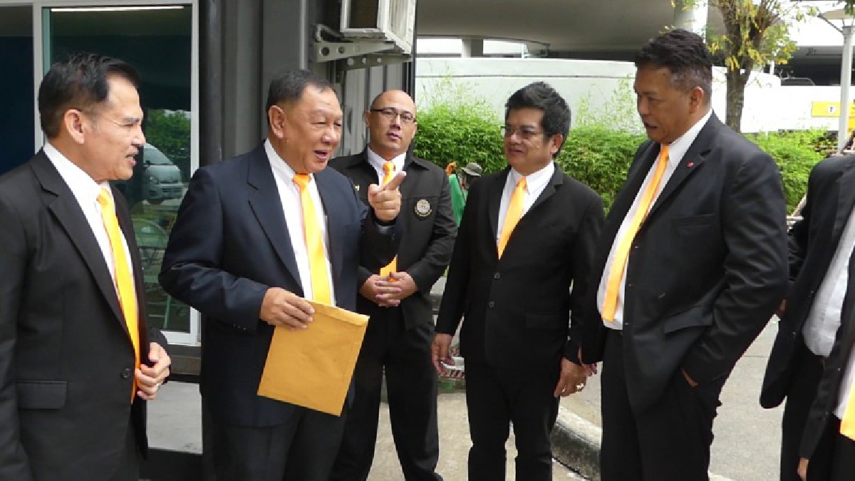 ปทุมธานี กลุ่มภาคอีสานร่วมกับกลุ่มผู้ประกอบการในตลาดไท เปิดพรรคการเมืองใหม่