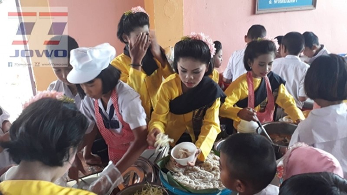 ทึ่ง!!! โรงเรียนนำ นร.ผลิตลูกอมสมุนไพรเลิกบุหรีได้ผลตอบรับดีเกินคาด หวังต่อยอดออกสู่ชุมชน (ชมคลิป)