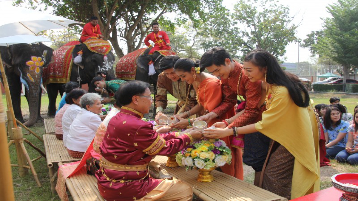 ออเจ้าเตรียมเล่นน้ำสงกรานต์ !!! สภาวัฒนธรรม กรุงเก่า ร่วมกับ มทร.สุวรรณภูมิและวังช้างอยุธยาฯเตรียมจัดแต่่งไทยเล่นน้ำสงกรานต์กับช้าง(ดูคลิป)