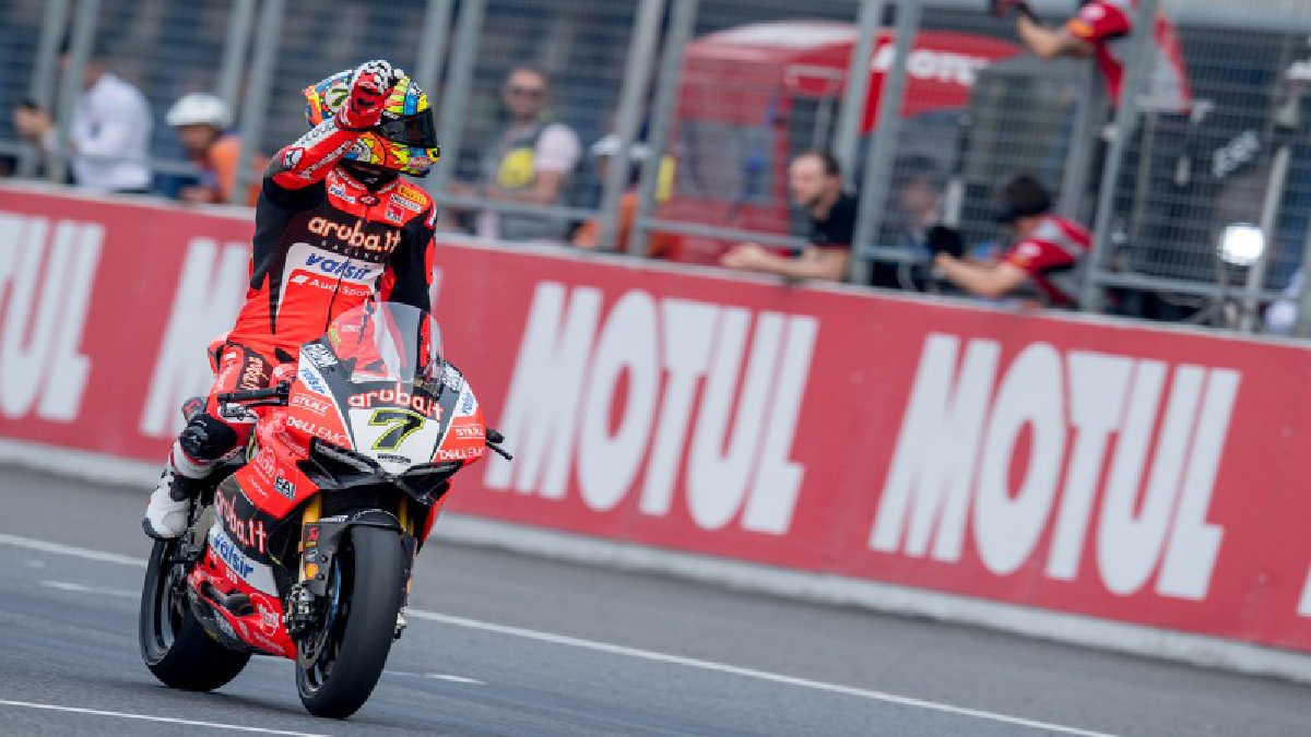 ปิดฉากได้อย่างน่าประทับใจ “เวิลด์ ซูเปอร์ไบค์” ยิ่งใหญ่! “เดวีส์-เรีย” แบ่งชัยสนามช้างฯ