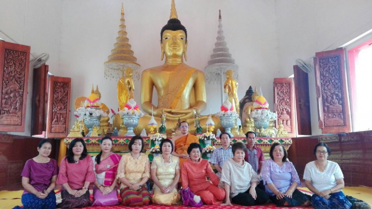 คนใจบุญ !! มาเที่ยวหนองคาย กราบขอพรพระศักดิ์สิทธิ์ สมหวัง..ถูกลอตเตอรี่รวย 30 ล้าน จึงทำผ้าป่ากลับมาถวายวัด 1 ล้าน..!?? (ชมคลิป)