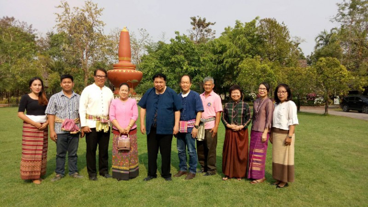 อู้คำเมือง แต่งเมือง กิ๋นเมือง ลือเลื่องน้ำใจ ปี๋ใหม่เมือง หนองบัวพระเจ้าหลวง (มีคลิป)