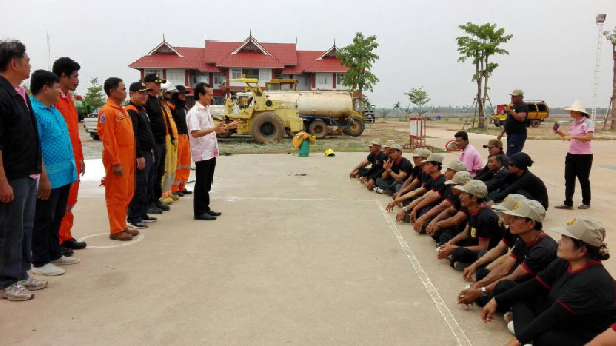 ฝึกซ้อมเพื่อเตรียมความพร้อม...เทศบาลตำบลวัดธาตุ จัดโครงการ ฝึกอบรมอาสาสมัครป้องกันภัยฝ่ายพลเรือนและฝึกการระงับอัคคีภัย  ประจำปี 2561