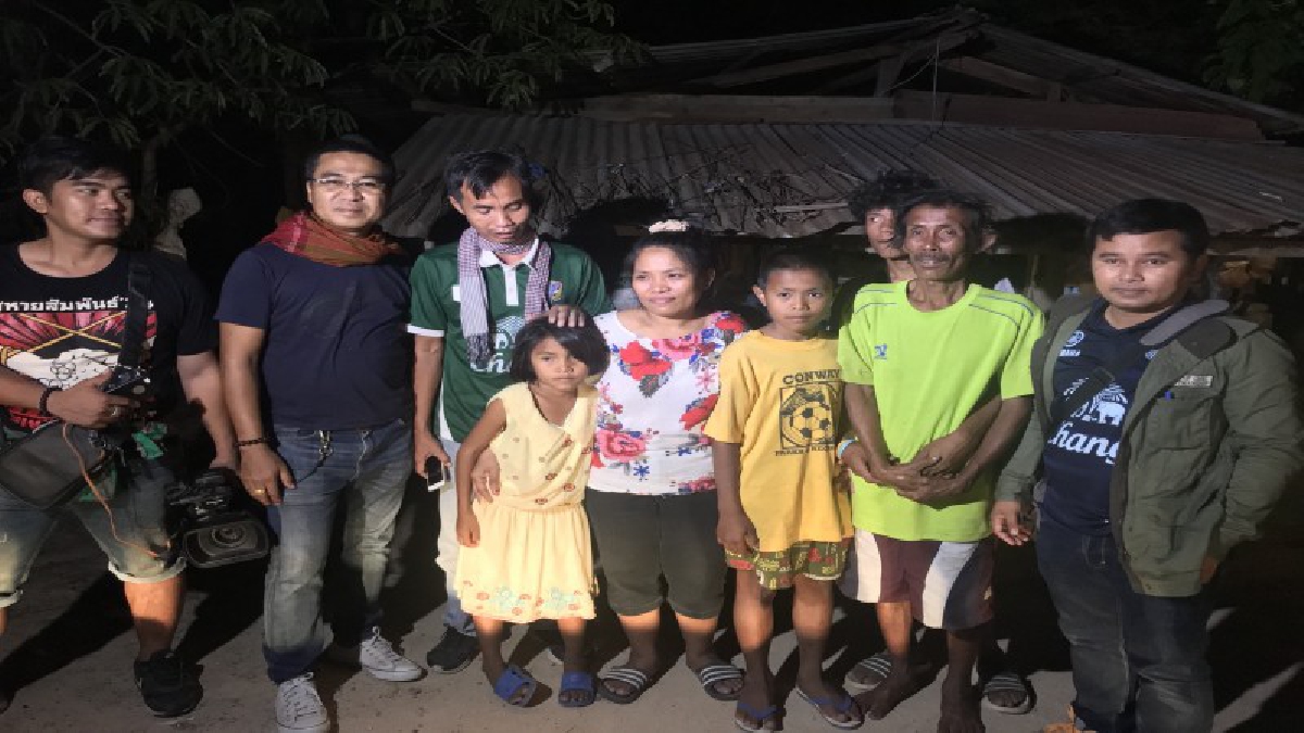 ธารน้ำใจหลั่งไหล ช่วย 3 พี่น้อง สุดอาภัพ !! พ่อพิการ อาศัยหาเก็บผักและของป่าขายประทังชีวิต แม่ไปขายแรงงานเมืองกรุง 2-3 เดือนถึงจะส่งเงินมาที