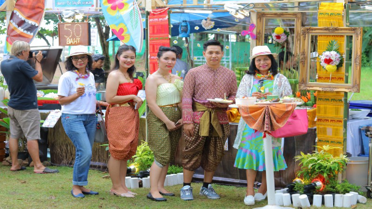 ดังไม่เลิก...ออเจ้าบุกเทศกาลอาหารทะเลและดนตรีริมหาด “กินแหลก แหวกทะเล @หาดนางทอง”
