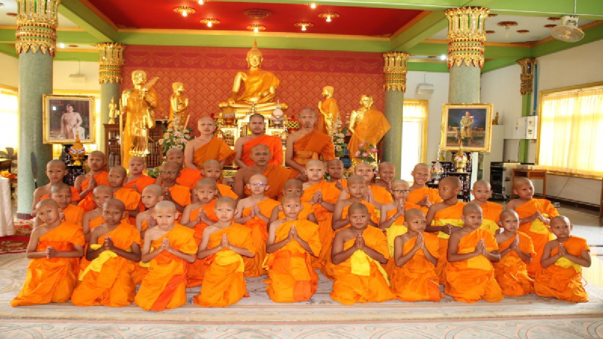 วัดขนอนใต้กรุงเก่า จัดพรรพชาสามเณรภาคฤดูร้อน ถวายสมเด็จพระเทพรัตนราชสุดา สยามบรมราชกุมารี วันพระราชสมภพ 63 พรรษา (ชมคลิป)