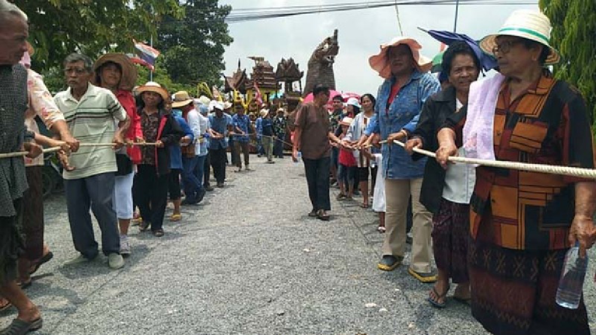 1 ใน 2 แห่งของโลก!!ประเพณีชักพระเดือน 5 อ.สิชลเมืองคอน–สรงน้ำ“พ่อท่านพัฒน์”และรดน้ำผู้สูงอายุ-สืบสานประเพณีสร้างความสามัคคีในชุมชน(ชมคลิป)