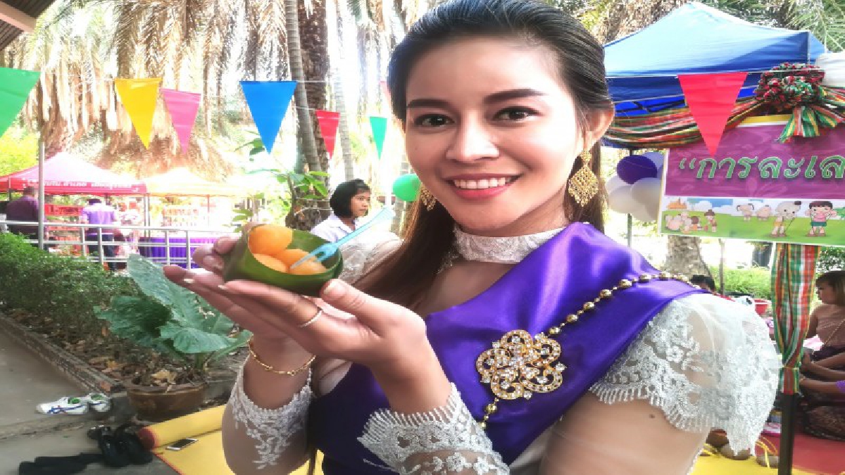 เมืองช้างจัดวันรักการอ่าน สืบสานวัฒนธรรมดึงกระแสออเจ้าสร้างสีสัน ตามแนววิถีไทย (ชมคลิป)